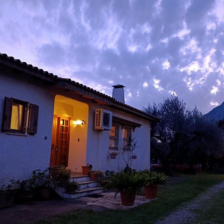 Nafpaktos Cottage By The Sea For Travelers And Dreamers! Ngoại thất bức ảnh