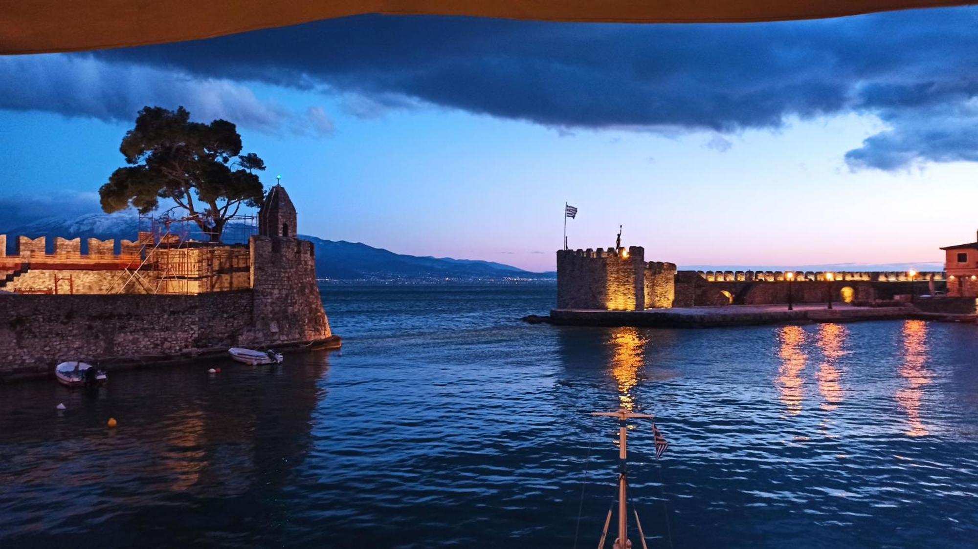 Nafpaktos Cottage By The Sea For Travelers And Dreamers! Ngoại thất bức ảnh