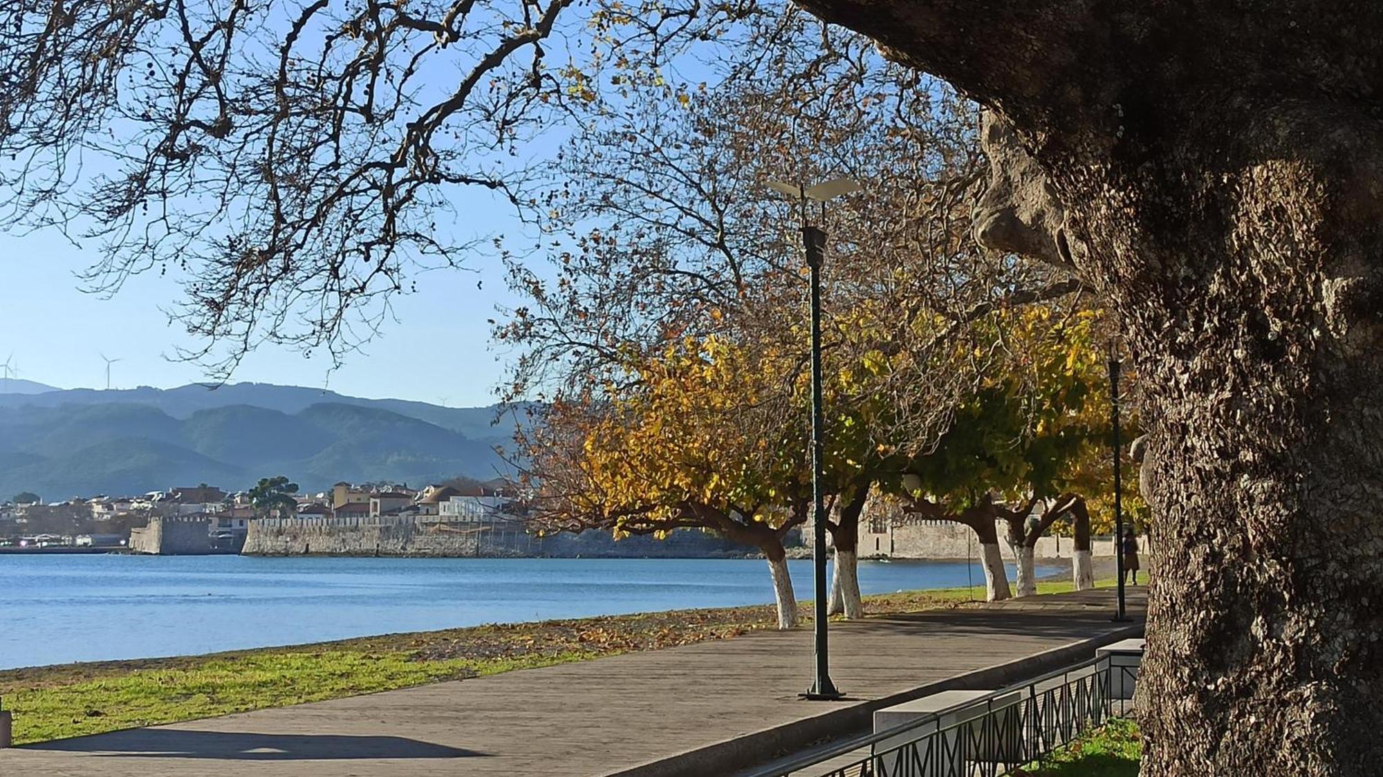 Nafpaktos Cottage By The Sea For Travelers And Dreamers! Ngoại thất bức ảnh
