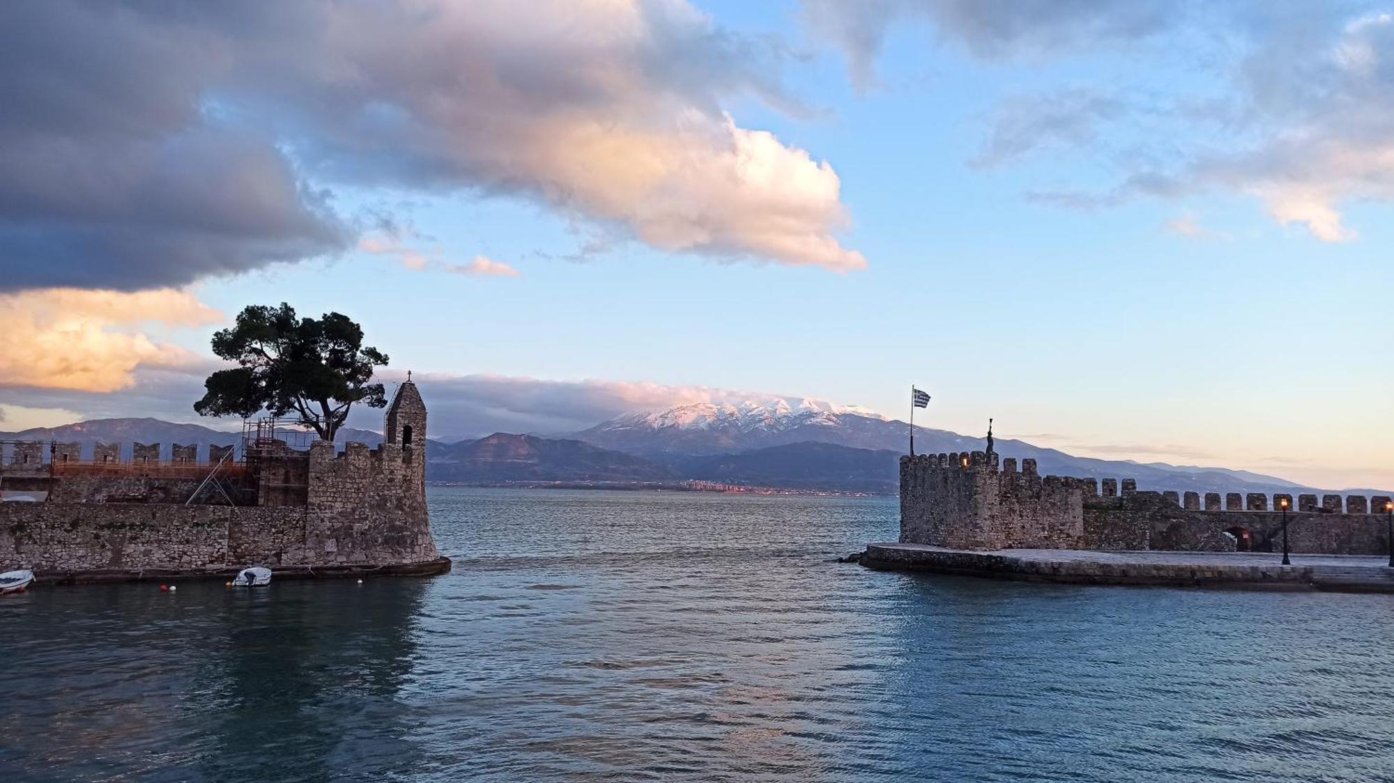 Nafpaktos Cottage By The Sea For Travelers And Dreamers! Ngoại thất bức ảnh