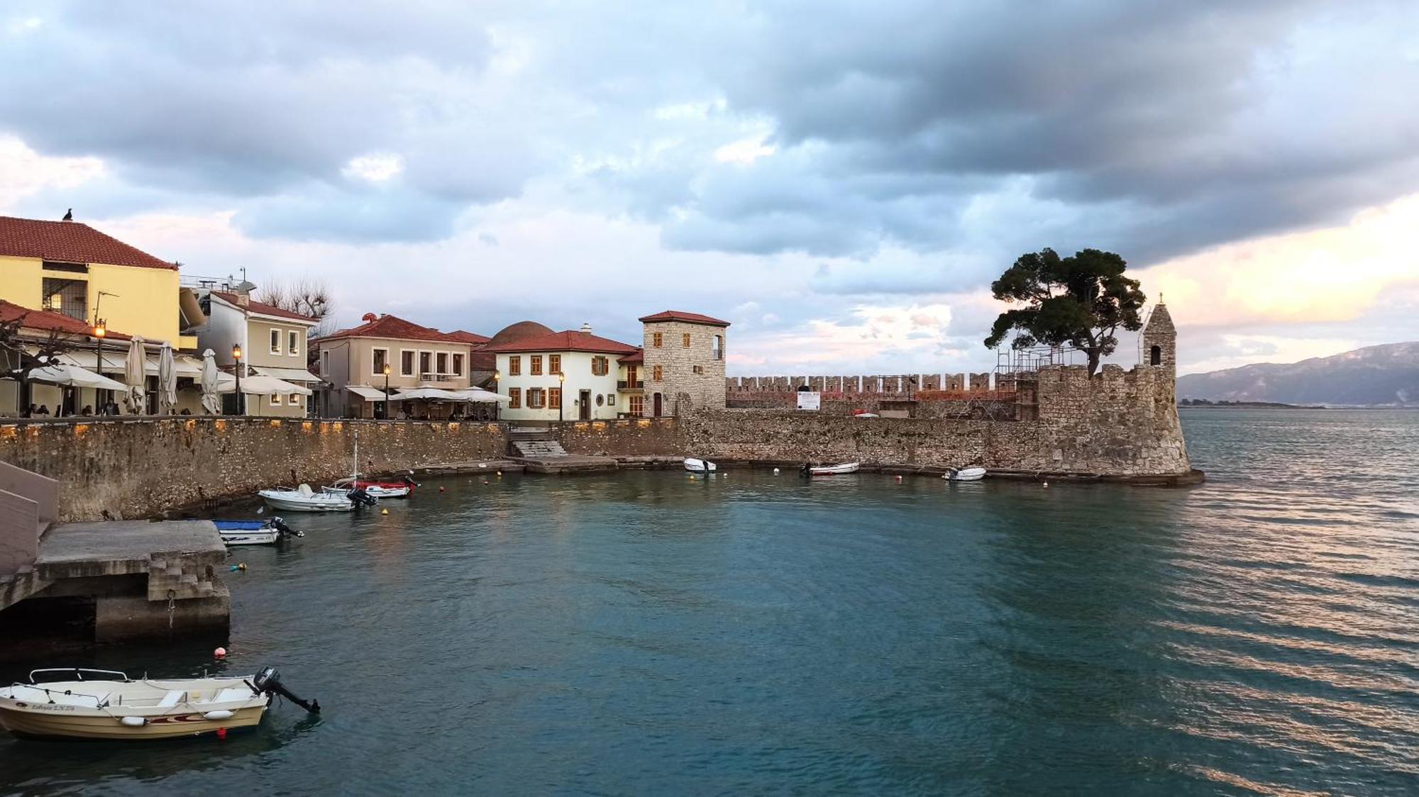 Nafpaktos Cottage By The Sea For Travelers And Dreamers! Ngoại thất bức ảnh